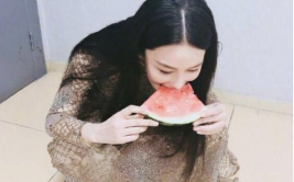 娱乐吃瓜酱依赖感,揭秘网络八卦文化的依赖与心理效应